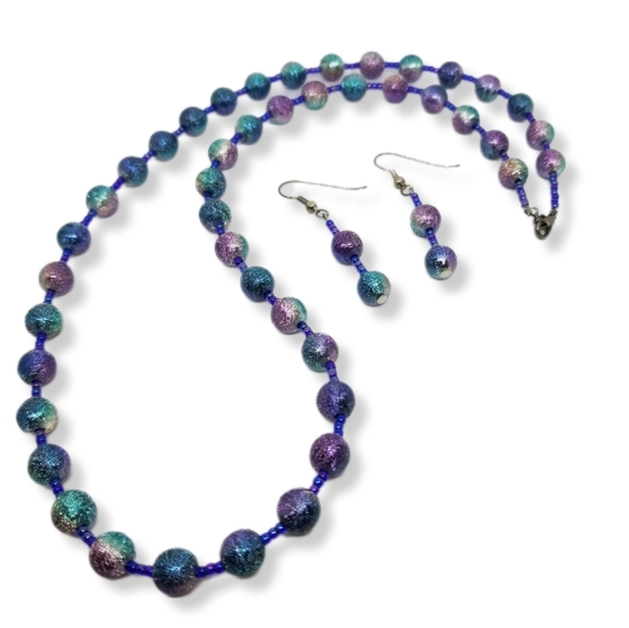 VINTAGE METALLIC BLUE/PURLE IRRIDESCENT BEADED NECKLACE & DROP EARRINGS SET - Picture 1 of 6